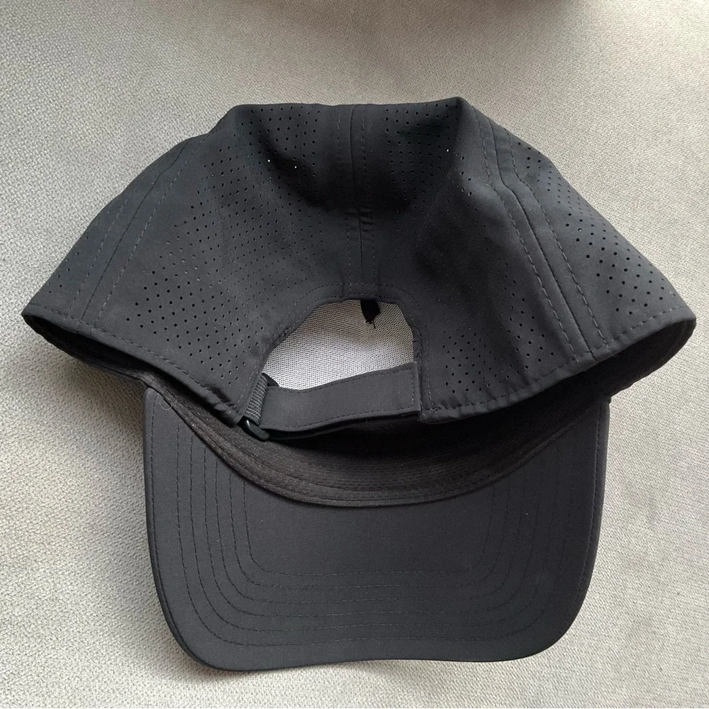 Alo Yoga Performance District Trucker Hat Black